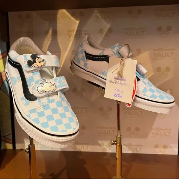 NWT Mickey Mouse VANS Old Skool V Sneakers (Child)
New in original box - Picture 3 of 12